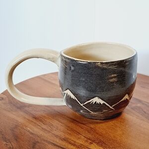 Hand Thrown Exaggerated Handle Landcape Mug‎
